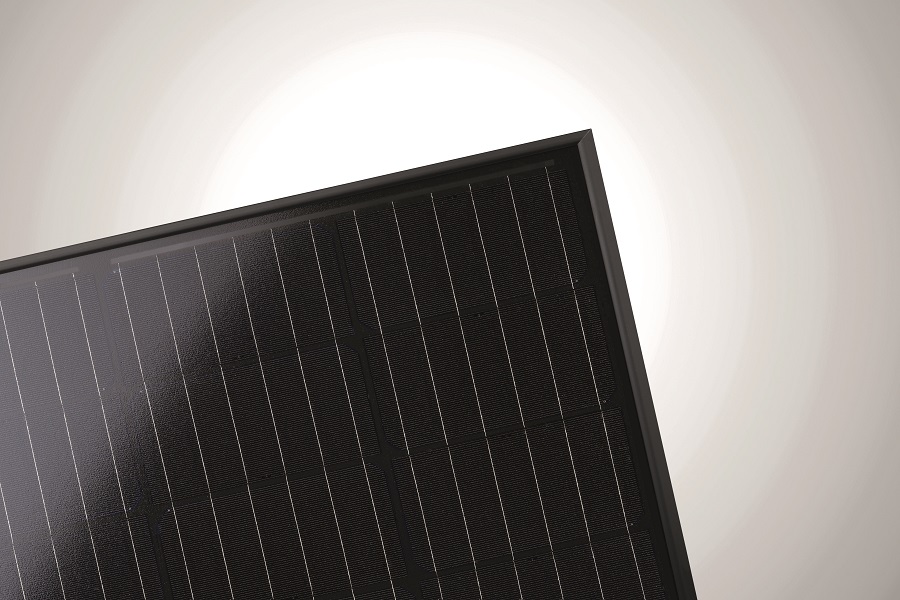 Q CELLS to Launch Latest All-Black Half-Cell Module with 25-Year Warranty to U.S. Market