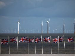 U.K. on Cusp of Battery Boom to Boost Renewable Power Supply